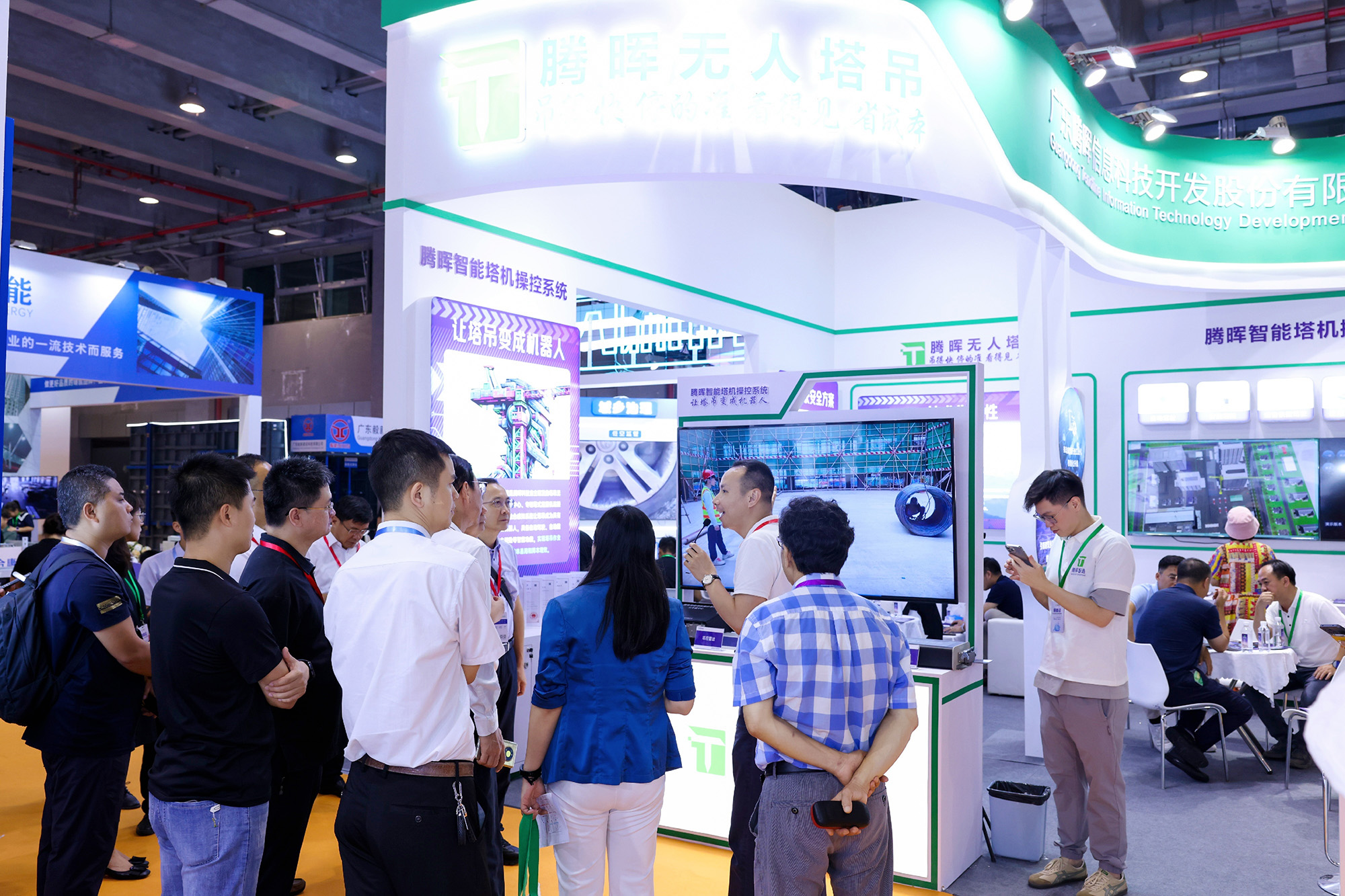 實力踐行新質生產(chǎn)力，騰暉無人塔吊在廣東新型建筑工業(yè)化與裝配式建筑、智能建筑展又獲盛贊